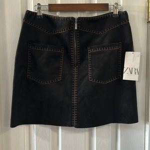 Zara Mini Skirt Faux Suede Stitch Pockets Middle Rise unfinished Hem Size Large